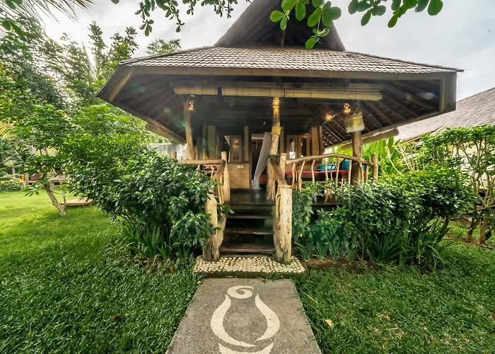 Flower Bud Bungalow Balangan